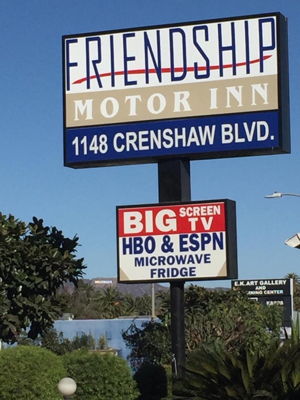 Friendship Motor Inn image 1